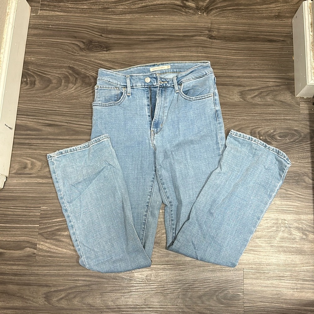 Levi’s 725 Bootcut High Rise Jeans size 29